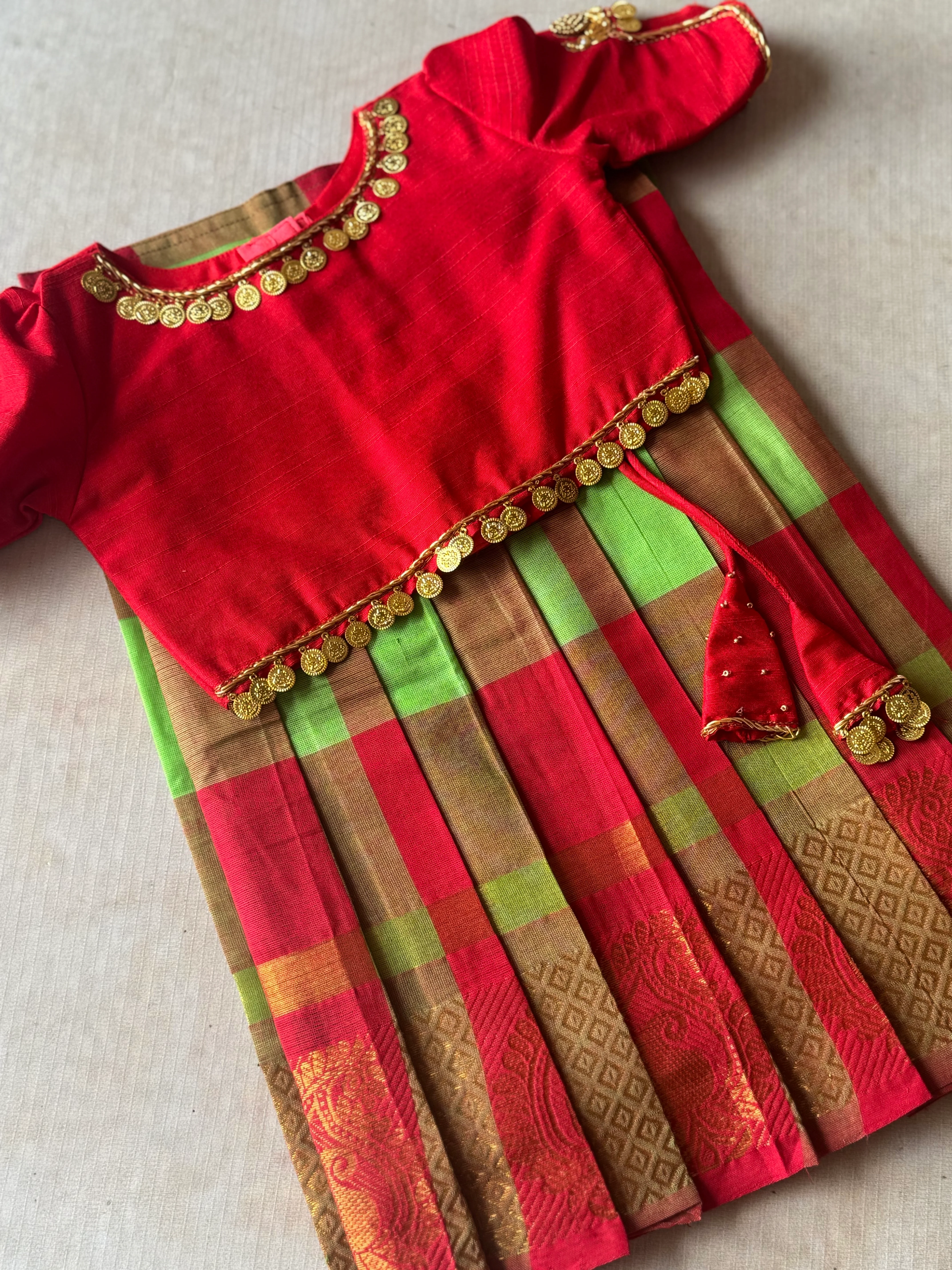 Aarna - Crop top and skirt - Image 4