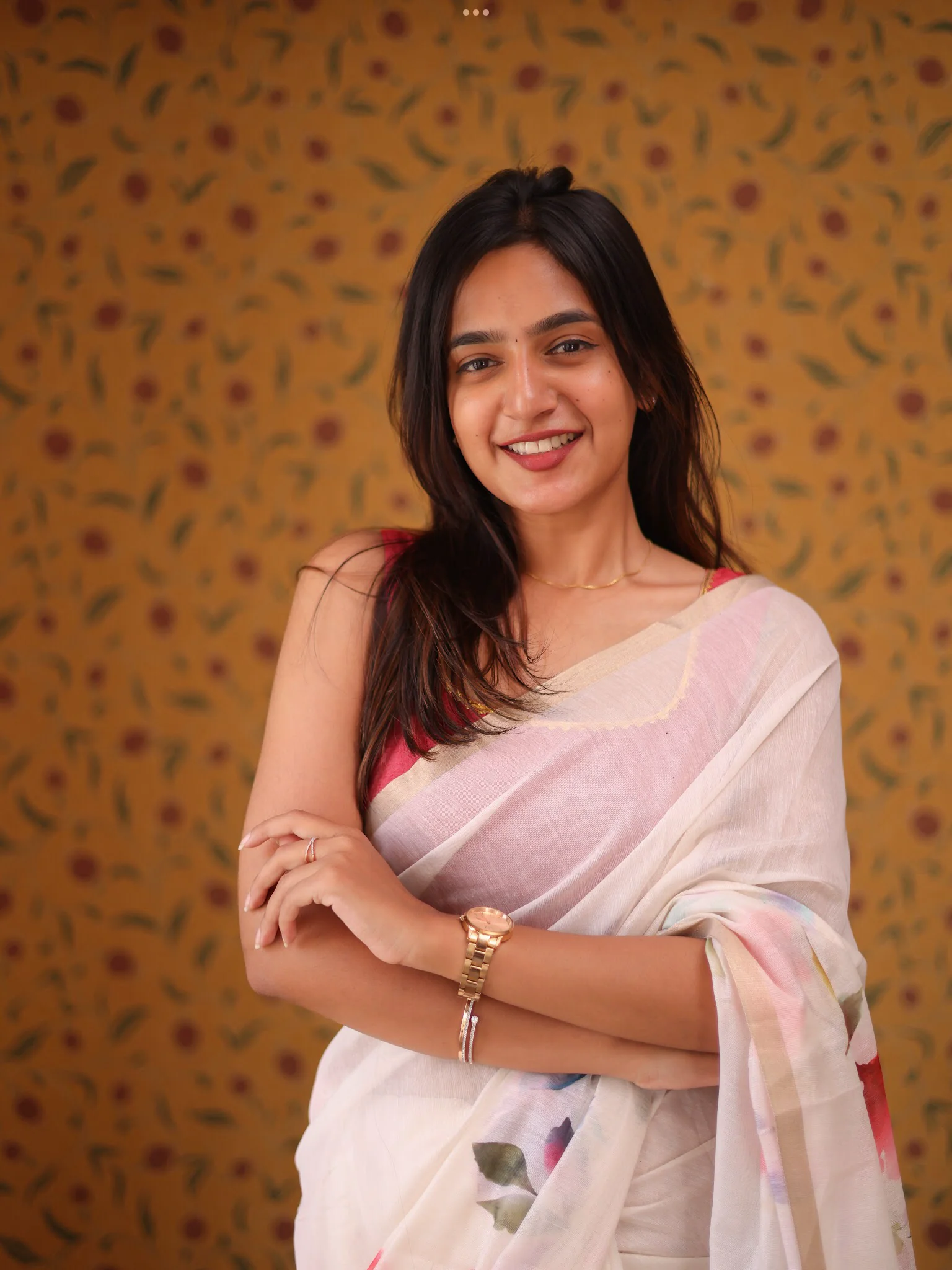 Floral Linen Saree - Image 4