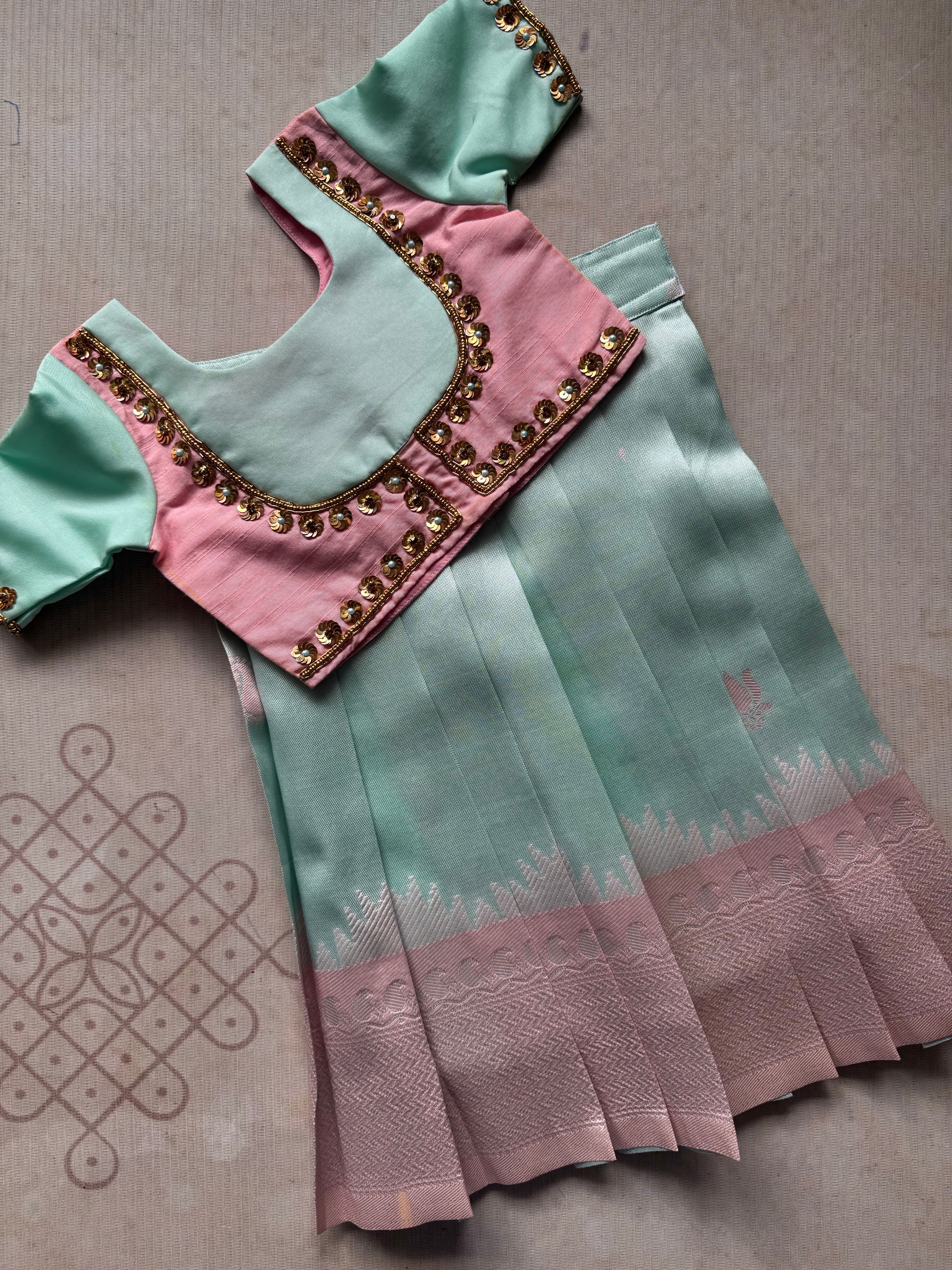 Janavi - Crop top and Skirt Express - Image 2