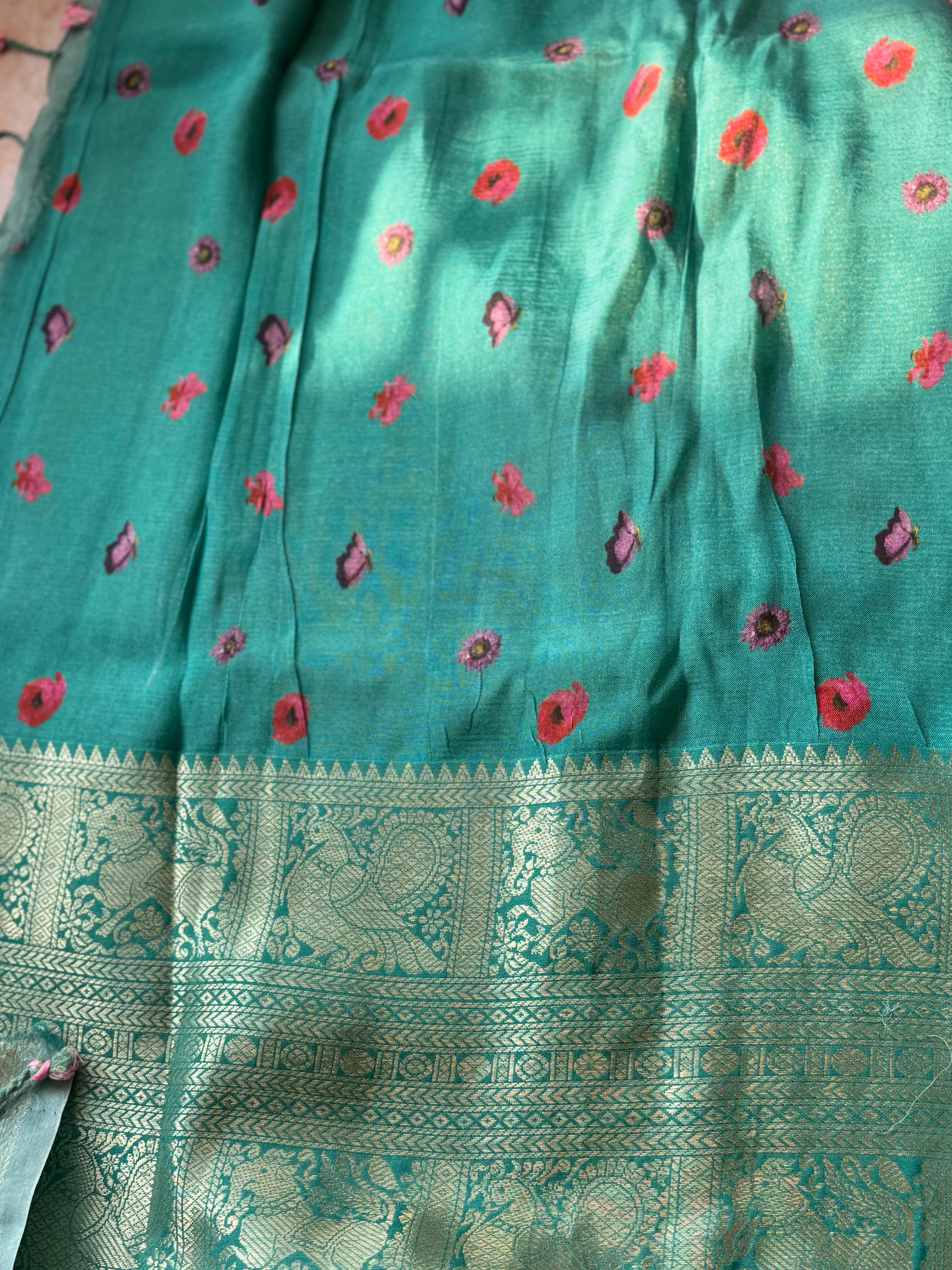 Mangalgiri Silk Floral Print Saree - Image 5