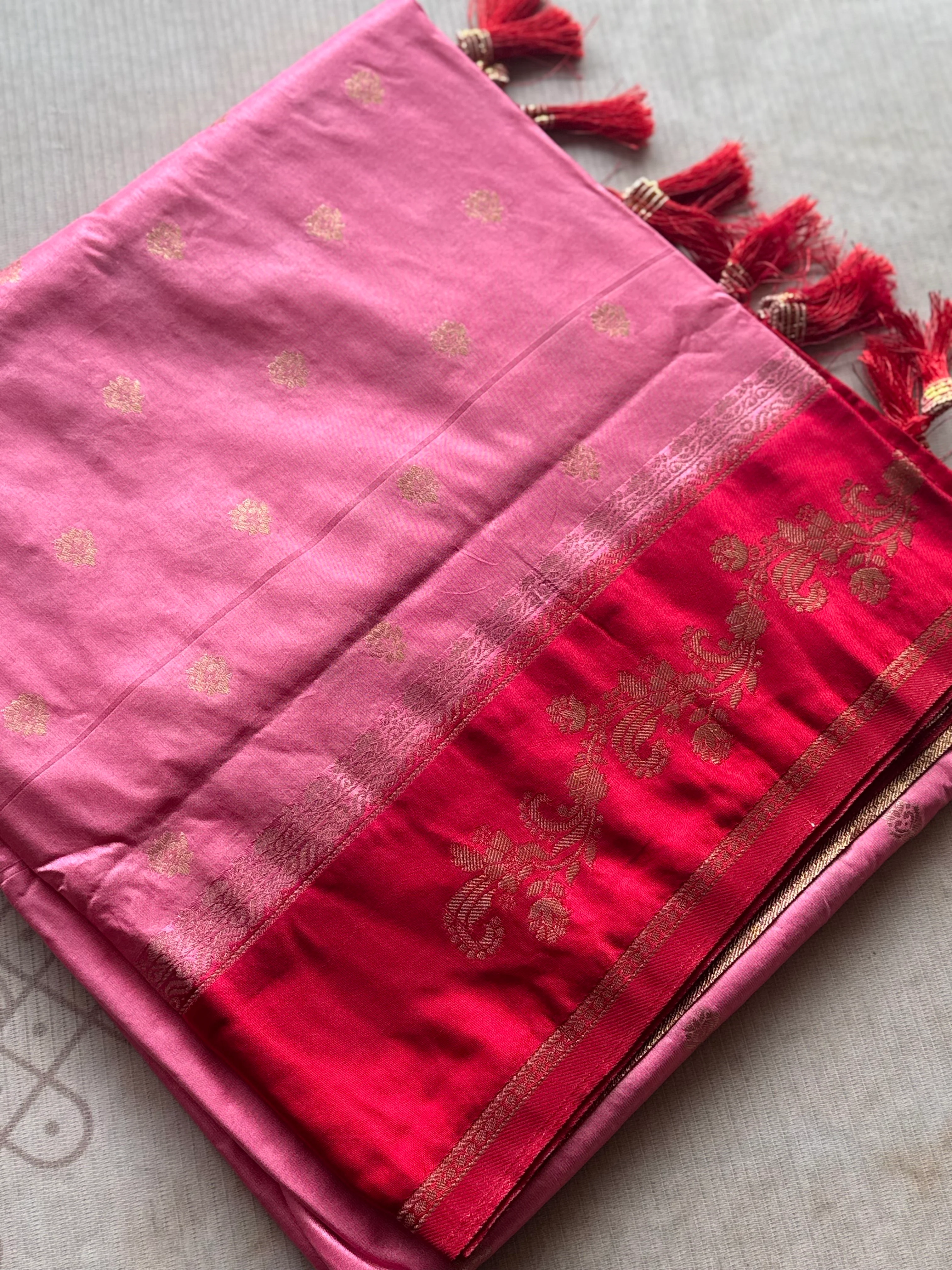 Pink Banarasi Silk Saree with Zari Work and Contrasting Border - Image 2