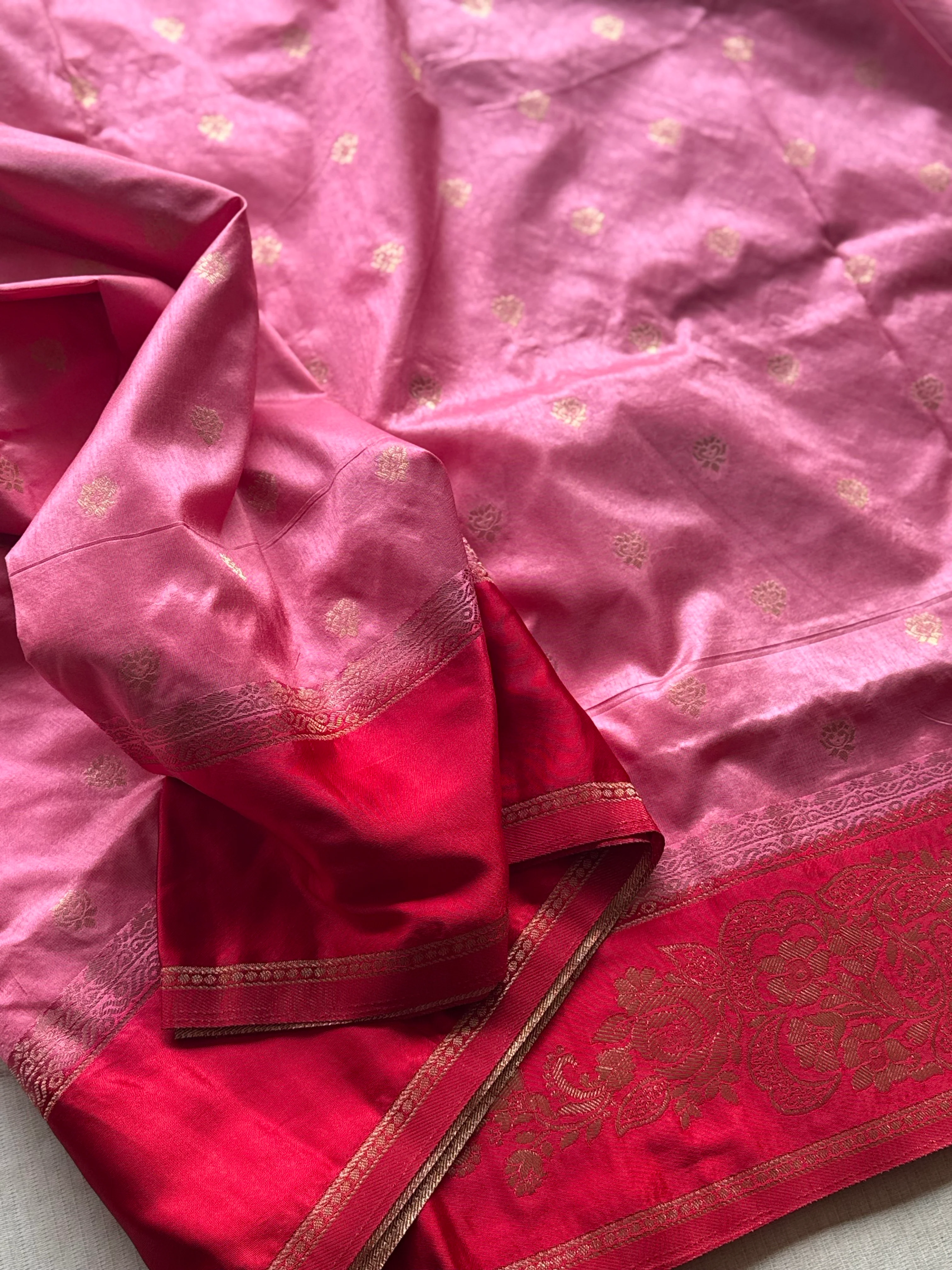 Pink Banarasi Silk Saree with Zari Work and Contrasting Border - Image 5