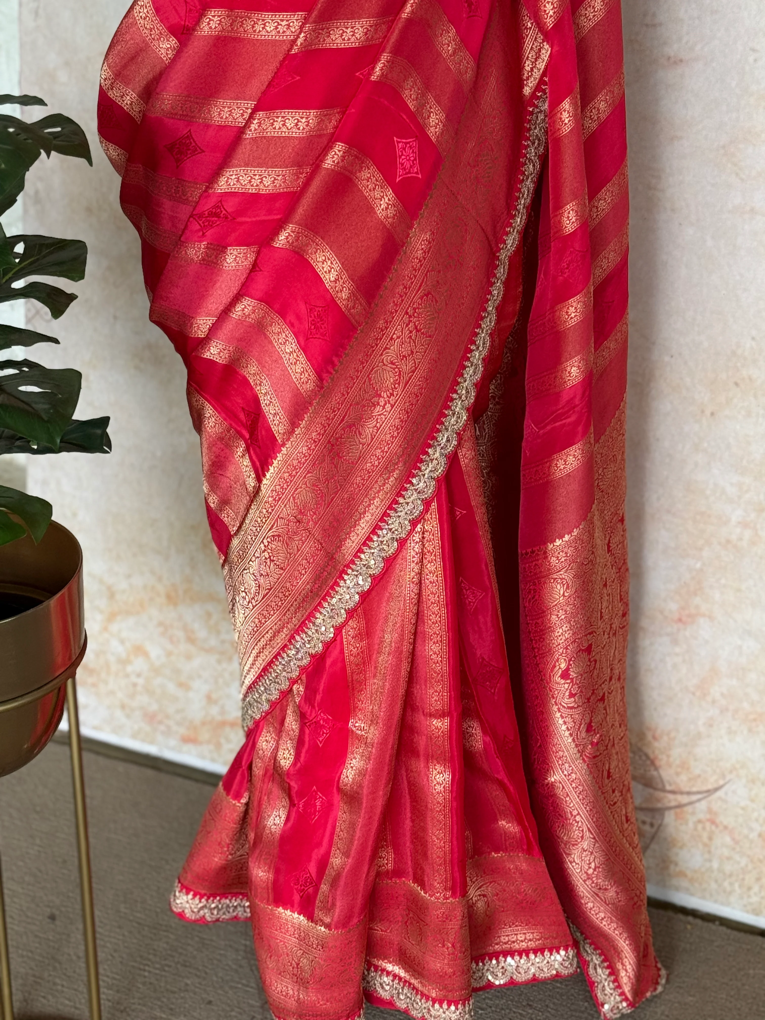Rani Pink Banarasi Silk Saree with Antique Gold Zari & Embellished Scallop Border - Image 3