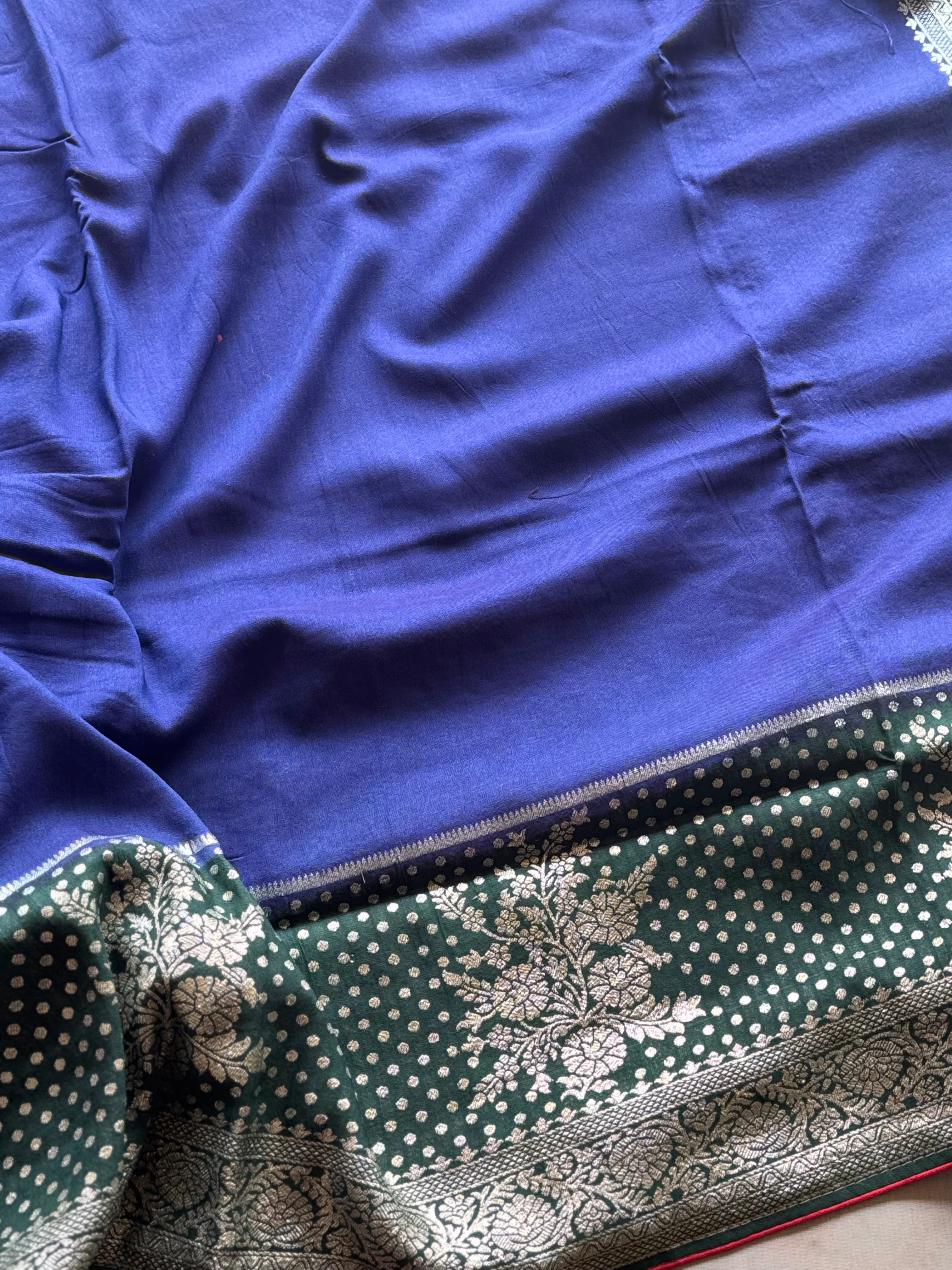 Royal Emerald Banarasi Semi Tussar Saree with Contrast Border & Zari Buttas - Image 2