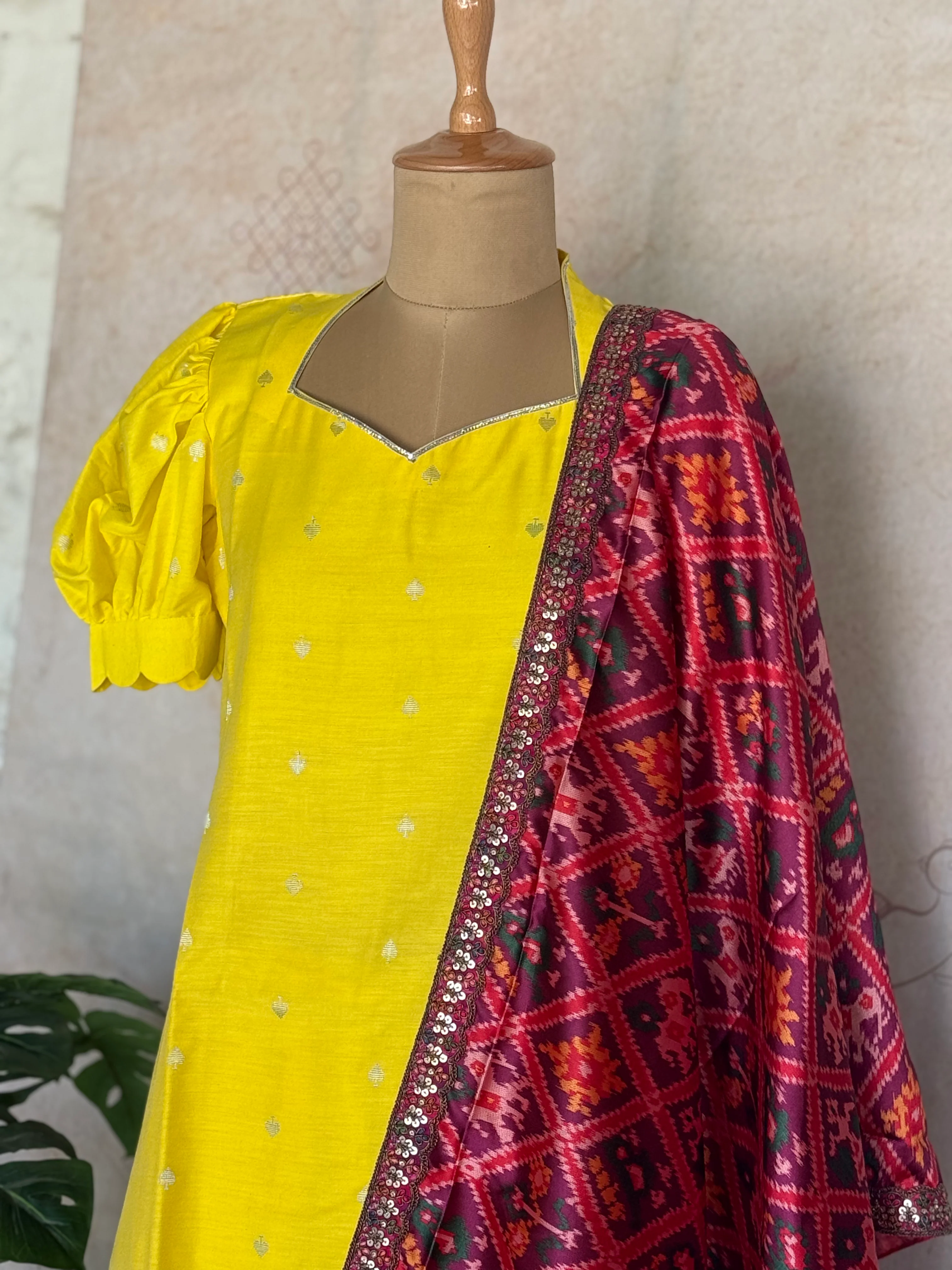 Siara Suit Set with Patola Dupatta - Express - Image 2