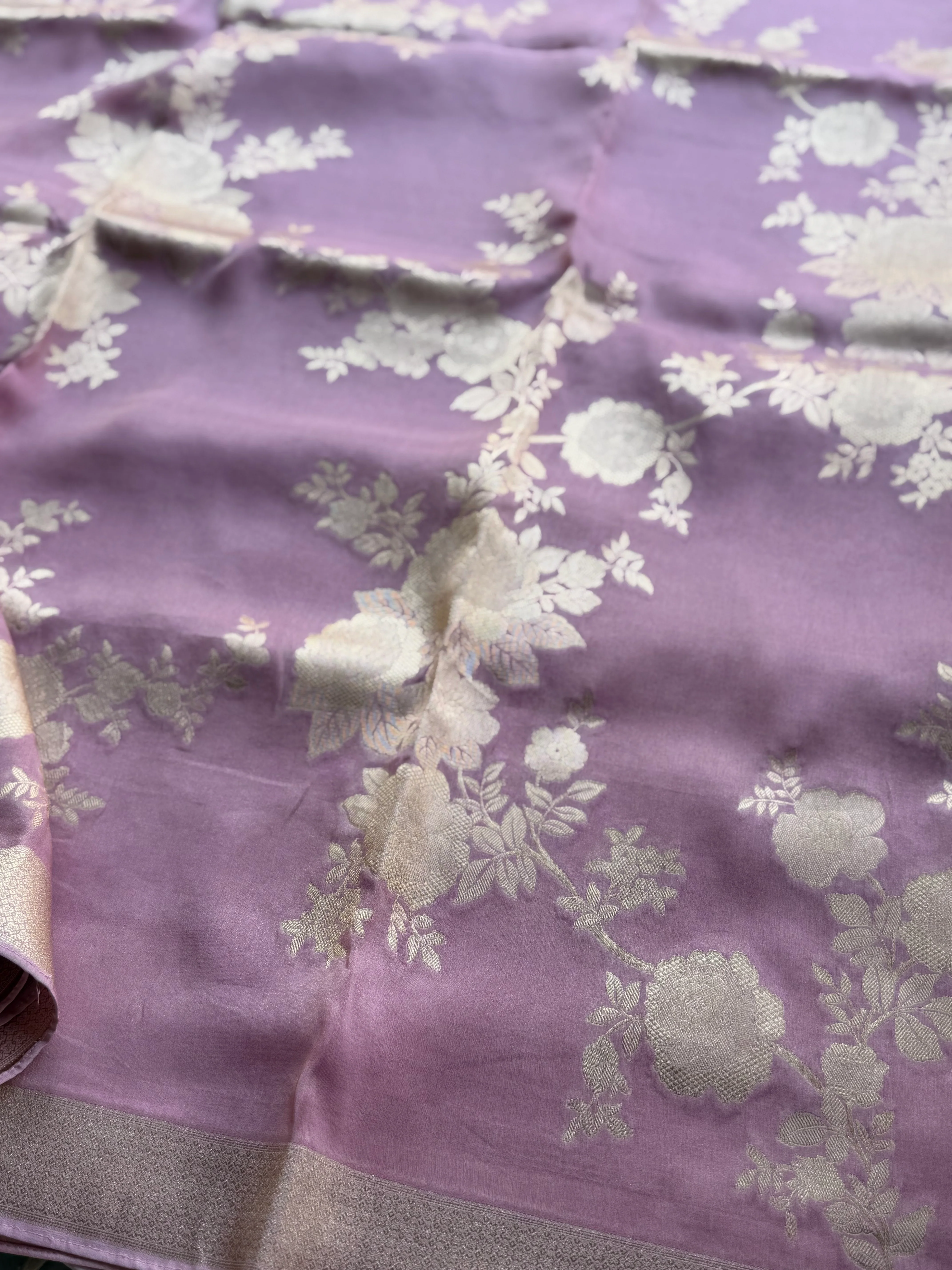 Vintage Rose Crepe Satin Saree with Gold Jaal & Floral Weaving - Image 2